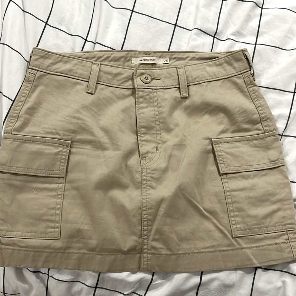 levi’s cargo skirt!!🙌🙌